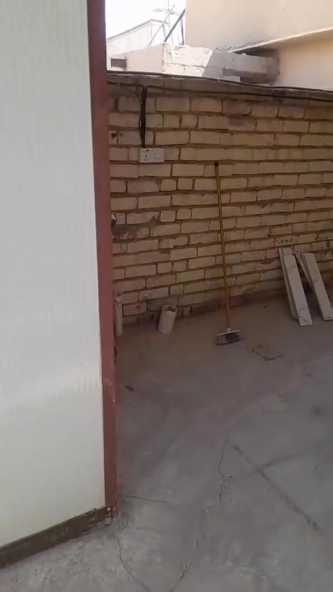 سلام عليكم بيت للايجار في  المعالف طابق الثاني الملحقات حمام مشترك  مطبخ وعرفه ويجاره 300 وبي مجال الاستفسار ***********
