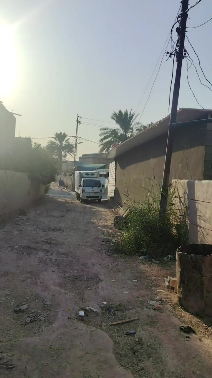 بيت حي الوحدة خلف بلدية  مشروع مساحة ١٨٠م واقع حال أكثر طابق ونص بناء طابوق كما موضح بالفديو سعر اتصال على الرقم ***********مراجعة مكتب مسعودي
