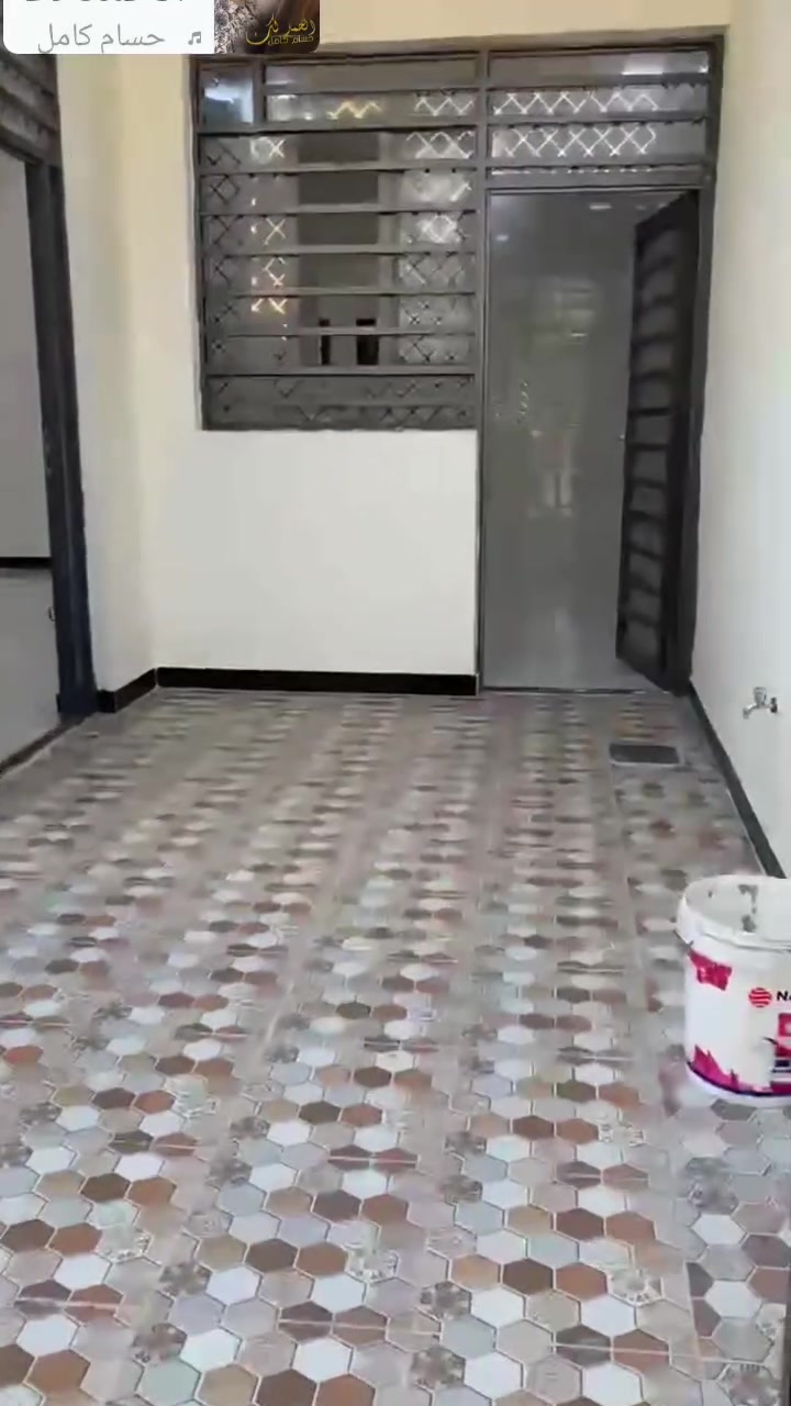 على بركه الله بيت للبيع دوانم المعمل مساحه ١٢٧ متر قرب جامع مكيه شارع تبليط
للاستفسار ***********@
