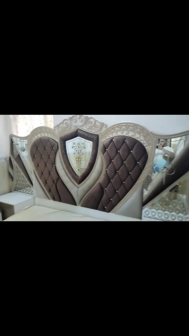 السلام عليكم غرفه اخشاب تركي للبيع ***********
