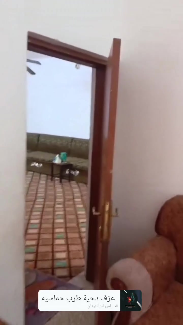 حي العسكري المساحه300 متر البناء طابوق صب كونكريت***********
