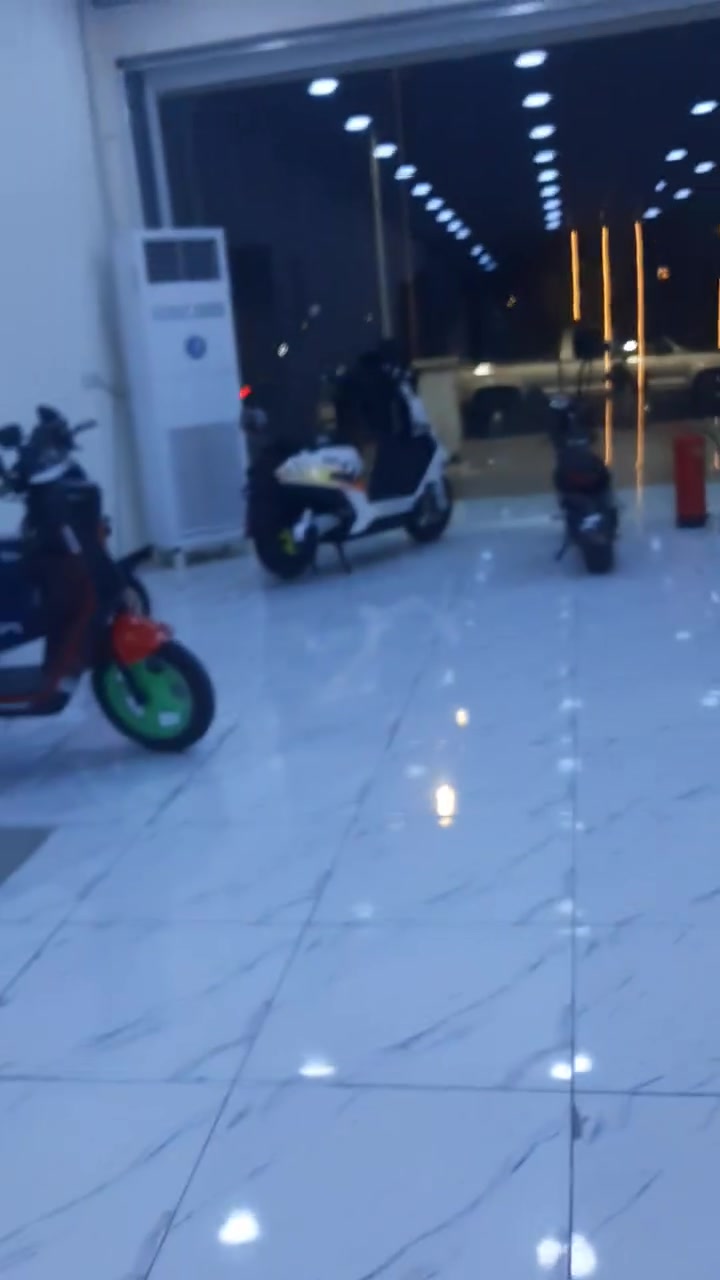 السلام عليكم دراجه شحن للبيع ما عاوزها اي شيء دراجه حيل نظيفه كهربائيات كلها شغاله من الطول للطول ماشيه 88 موديل 24 مكان بصره الزبير الدراجه سعرها 250 وبيها مجال واللي اريده خليه يتصل بهذا الرقم على الواتساب واذا عندك مراوس نظيف عادي اراوس ماكو اي اشكال***********

