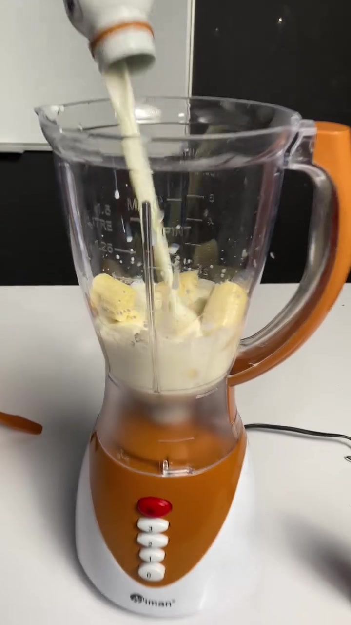🥤😍 خلاط إيمان – رفيقچ المثالي بالمطبخ!
عصير طازج، سموذي، أو حتى طحن قهوة ومكونات جافة؟ ☕🥤
خلاط إيمان بقوة 450 واط يخلي تحضير كلشي أسهل وأسرع ⚡
💪 3 سرعات للتحكم بالخلط
🔪 شفرات ستانلس ستيل حادة
☕ مطحنة مرفقة للقهوة والمكونات الجافة
🥤 إبريق شفاف عملي وسهل الاستخدام
❤️ جهاز واحد يلبي احتياجاتچ اليومية بالمطبخ!
💰 السعر: 22,000 دينار فقط 🔥
🚚 يتوفر توصيل داخل العراق 🇮🇶
📩 اطلبيه هسه وخلي شغل المطبخ أسهل!
#خلاط_إيمان #خلاطات #أدوات_المطبخ #مستلزمات_المنزل #تسوق_اونلاين
