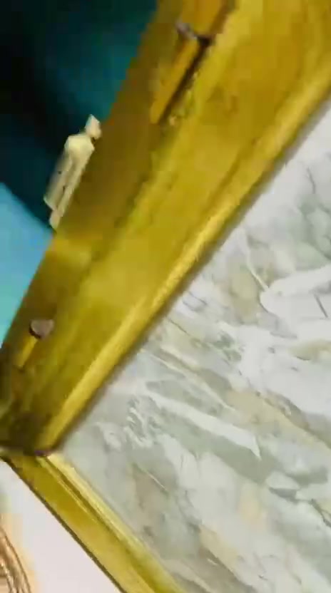 كاونتر بس معلق للبيع نضافته95 بالميه  و قويه مكاني البصره حي الشرطه سعره 85 وبي مجال ***********
