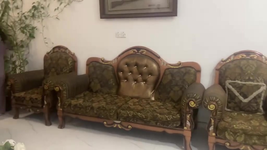 كنب • للبيع
