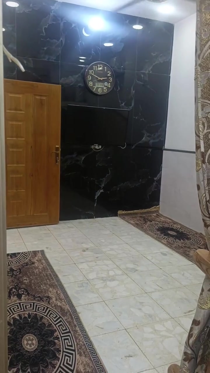 السلام عليكم
بيت للبيع ٦٣ متر 
الواجهه ٤ ونص نزال ١٤ 
بيت بناء ٢٠٢٥ طابق ونص  الموقم الشعب الجمعيه قرب إفران قصي السعر خاص ‏‪***********‬‏
