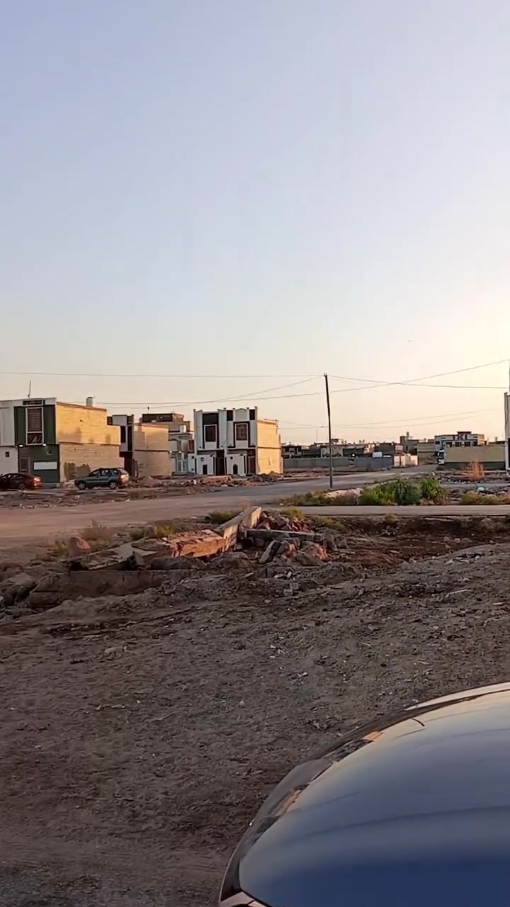 سلام عليكم هيكل للبيع البنه بلوك المساحه الكلي 50متر يحتوي عن طارمه و صحياتي خارجي و مطمخ و صالة و غرفت نون و يحتوي ترك و كذالك صحيات بل ترك و طابق ثاني كامل للنص قرار 25
(موقع البيت خلف جامعة كربلاء )
رقم الهاتف و الستفسار/***********)
سلام عليكم هيكل للبيع البنه بلوك المساحه الكلي 50متر يحتوي عن طارمه و صحياتي خارجي و مطمخ و صالة و غرفت نون و يحتوي ترك و كذالك صحيات بل ترك و طابق ثاني كامل للنص قرار 25
