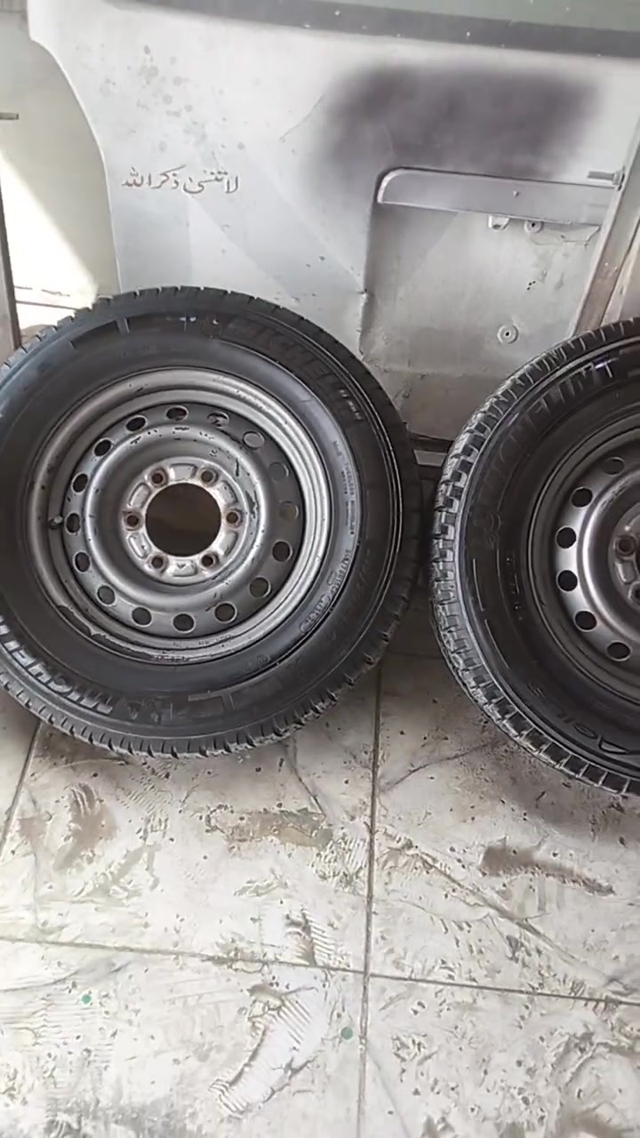 قطع غيار • بدون تفاصيل