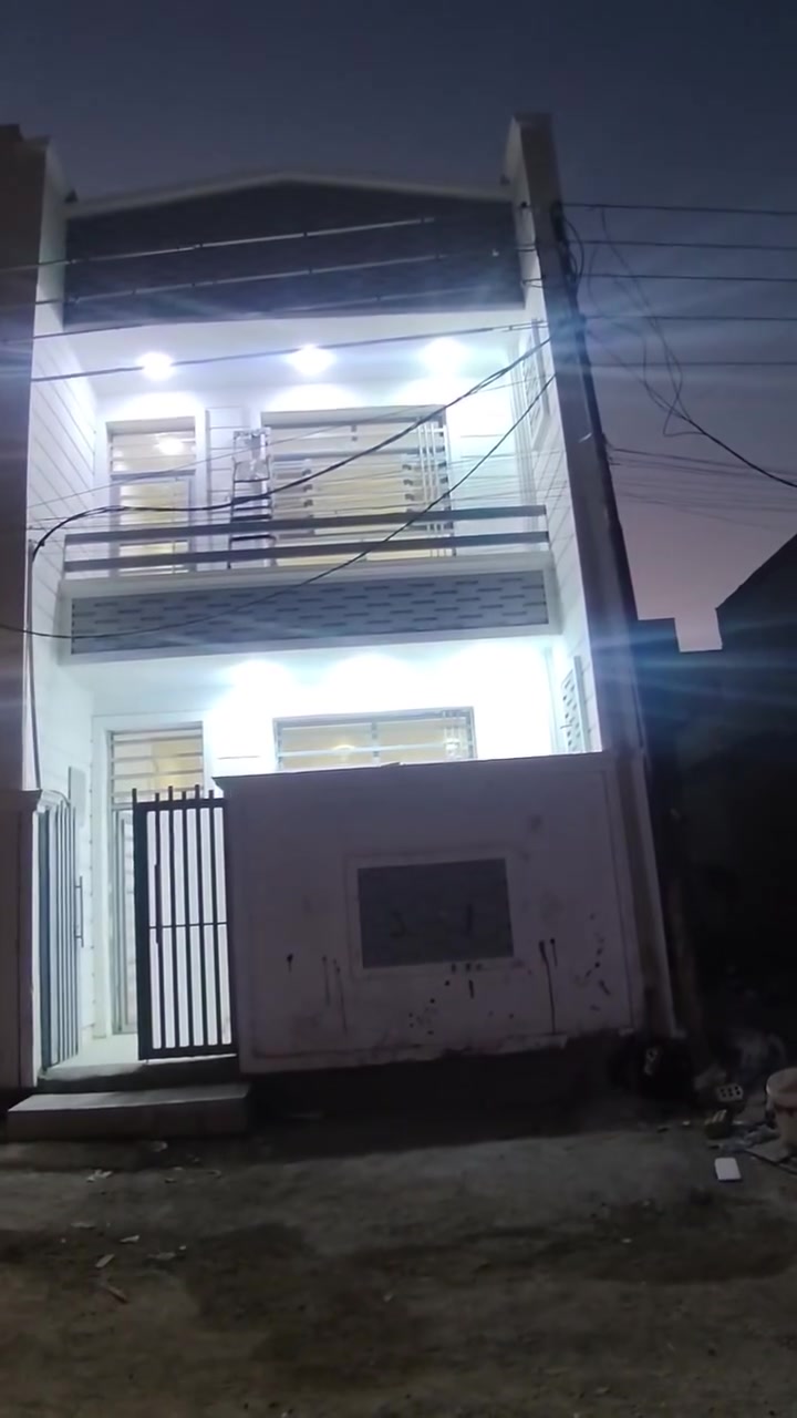 🏠 بيت جديد زيرو للإيجار

📐 المساحة: 65 متر

🛏️ يتكون من:
• غرفتين نوم
• بيتونة كبيرة
• صالة
• مطبخ
• صحيات عدد 2

✨ البيت جديد زيرو – أول سكن

📍 العنوان: الطي – نزال عباس – بالفرع، قرب سجاد أبو مولدة

📞 للاستفسار: ***********

