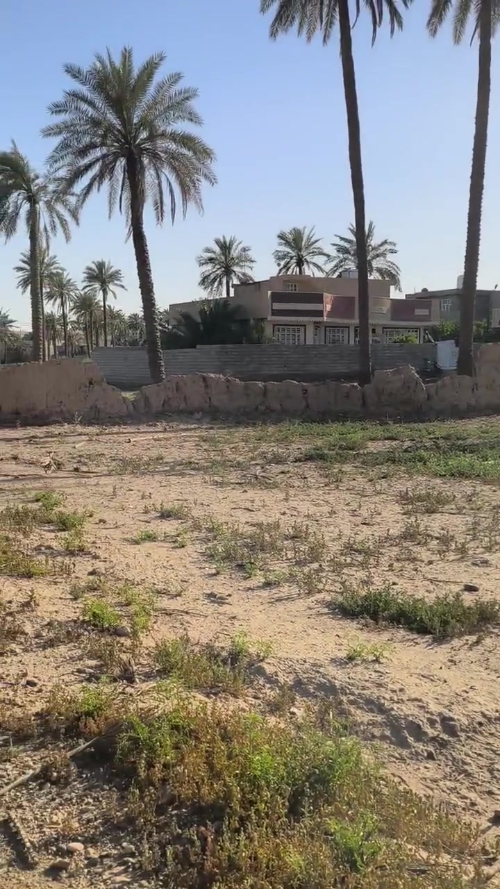 قطعة أرض  للبيع او قطع اراضي متقسمه  :
​📍 الموقع: ديالى - جديدة الشط - منطقة أم الدم (قرب شيخ محمد).
​📐 المساحة الكلية: 600 متر مربع.
المساحة للقطع المفردة: 200متر مربع. 
​📐 الأبعاد: الواجهة 23 متر | النزال 29 متر.
​⚡ الخدمات: متوفرة كاملة (كهرباء + ماء وباقي الخدمات).
​📜 نوع السند: سند 25.
​💰 السعر: 45 مليون دينار (وبي مجال ).
سعر القطعة: الواحدة 18 مليون دينار 
​📞 للاستفسار والتواصل مباشرة مع المالك: ***********
