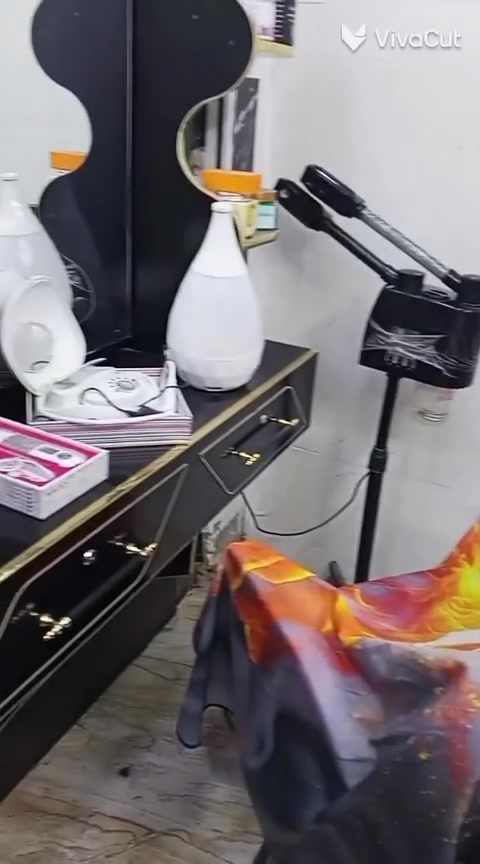 متاح محل حلاقة مجهز وكامل
العنوان شارع التدبير قرب أسواق الحياني 

*********** بي واتساب
