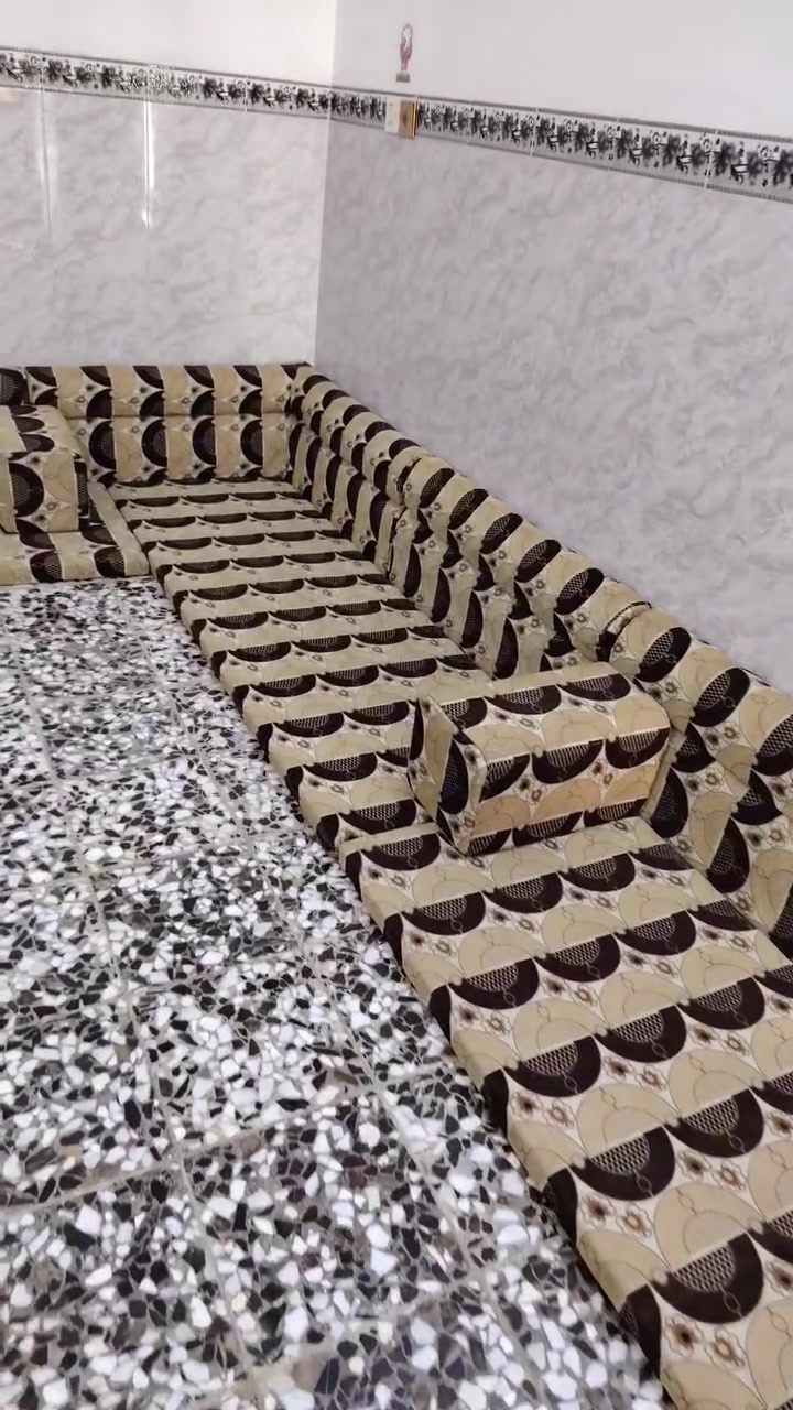 جلسه سعودي نظيفه جدا طول ٦م
عرض ٣ وربع. الأمن الداخلي سعر ٣٥٠ جدا نظيفه ***********
