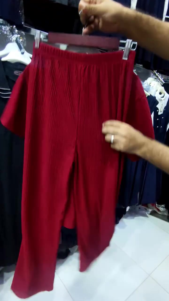 كل ماهو جديد ✅ 3500 بس 🔥
  نبدي الموسم بالتخفيضات🔥💪🏻
الأسعار ب نازل ⬇️⚒️⬇️
تراك نسائي فري سايز💯
📌 السماوة / مول ابو مهدي الطابق الارضي /المجمع قبل الأخيرمجمع علي الحسناوي ♥️
يتوفر توصيل لكافة محافظات العراق 🚚
واتساب ***********☎️
أهلاً وسهلاً بكم
@أبرز المعجبين
