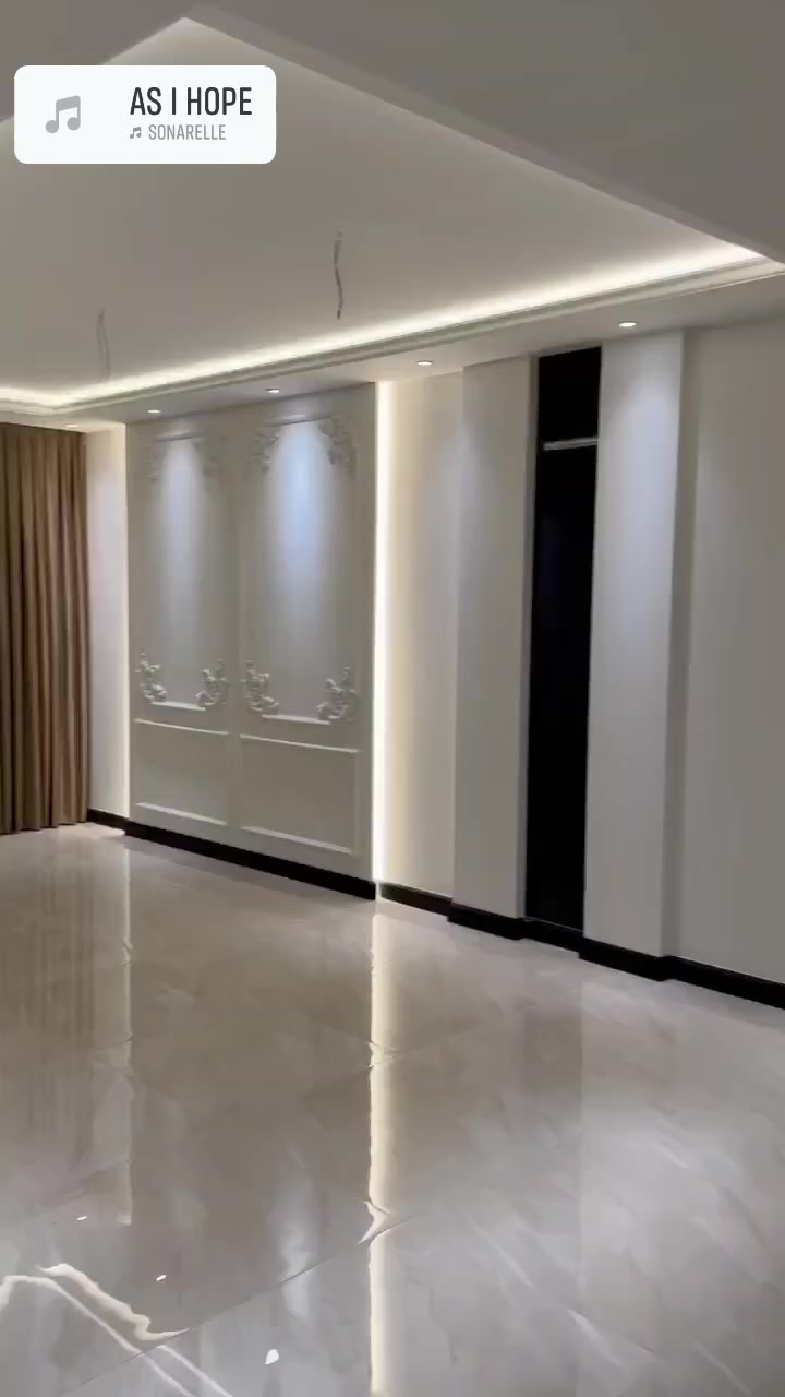شقة للإيجار – مجمع بوابة العراق السكني
العمارة: 9
■ الطابق: وسط
■ المساحة: 228 م²

■ إطلالة مميزة على مجمع القضاة ومول الحارثية
■ 3 غرف نوم:

●ماستر روم مع دريسنك روم.

● مطبخ مجهز.
●ستائر كهربائي
.● نظام Smart Key للباب الرئيسي.
■ ثريات وانارة كامله 
بدون وسيط عقاري من المالك حصرا 
للاستفسار التواصل على الرقم ***********
