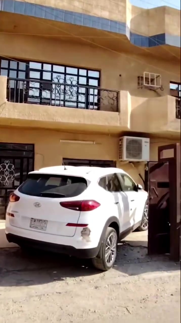 🔥 فرصة مميزة للسكن في العامرية – موقع حيوي وسعر مناسب!

دار بمساحة 75م²، موقعها قريب من خدمي المطار وجسر حي الجهاد، وبناء بحالة جيدة جداً، مناسبة للسكن والاستثمار.

📐 الواجهة: 7.5م | النزال: 10م
🛏️ غرف نوم: 2
🛋️ استقبال: 1
🍽️ مطبخ: 1
🚿 صحيات: 2

🔑 العالمية للعقار
نساعدك تجد العقار المناسب
بيع • شراء • إيجار.. 📞 ***********
.
#عقارات_بغداد #عقارات_العرا#دار_للبيع #baghdadrealestate #BaghdadRealEstate
