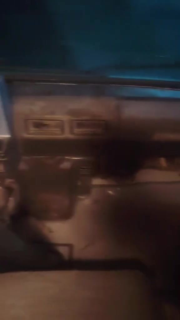 السلام عليكم كوستر للبيع مكينه وكير كاز بلاد سياره مكانه كركوك دواخل سياره موضح بل فيديو نضيفه خاص مغلق اتصال ع رقم ***********

نص مكتوب في الصور:
- HONOR X9c