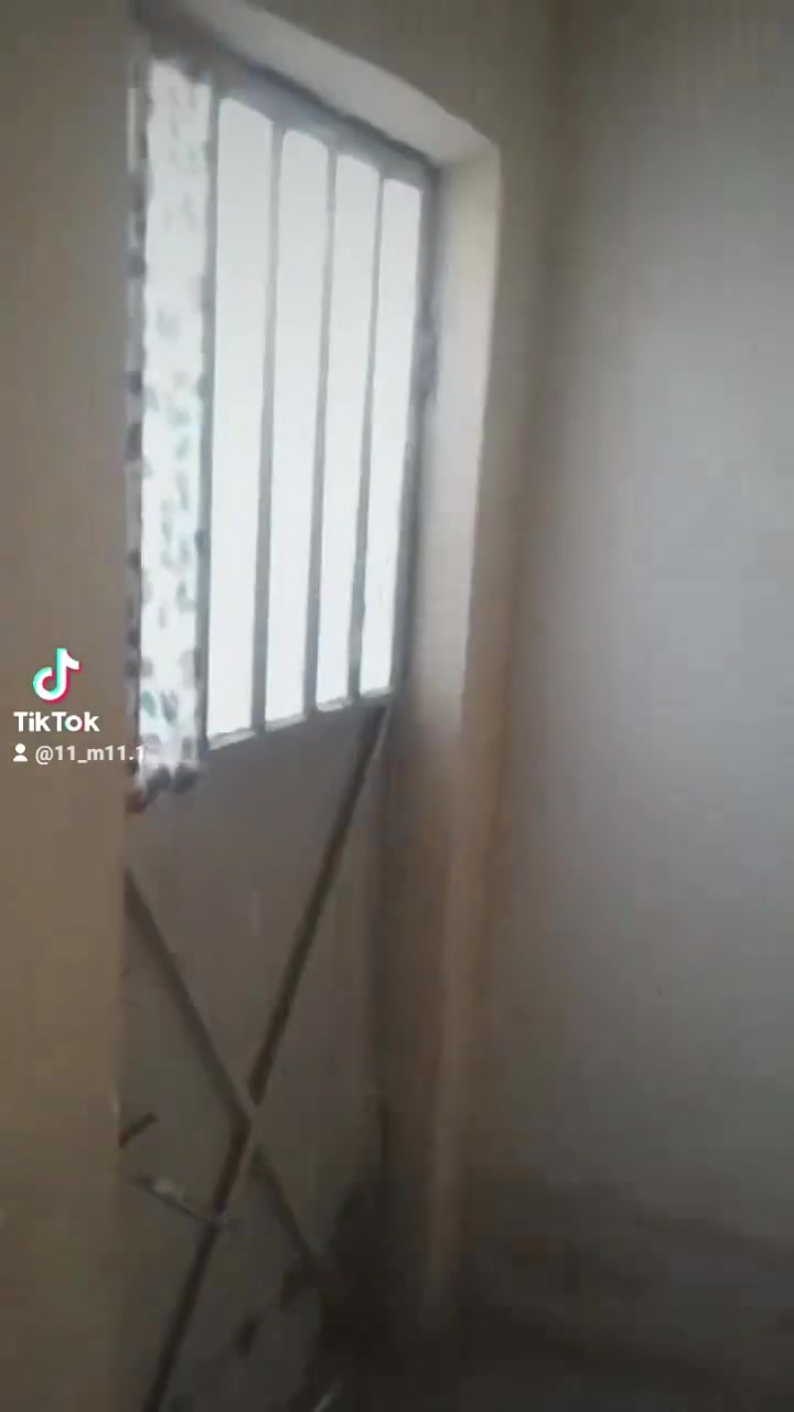يوجد بيوت ثنين للإيجار ٤٠٠وبيهن مجال المعالف قرب قاعة بغداد لمناسبات  اتصلو على الرقم ***********
