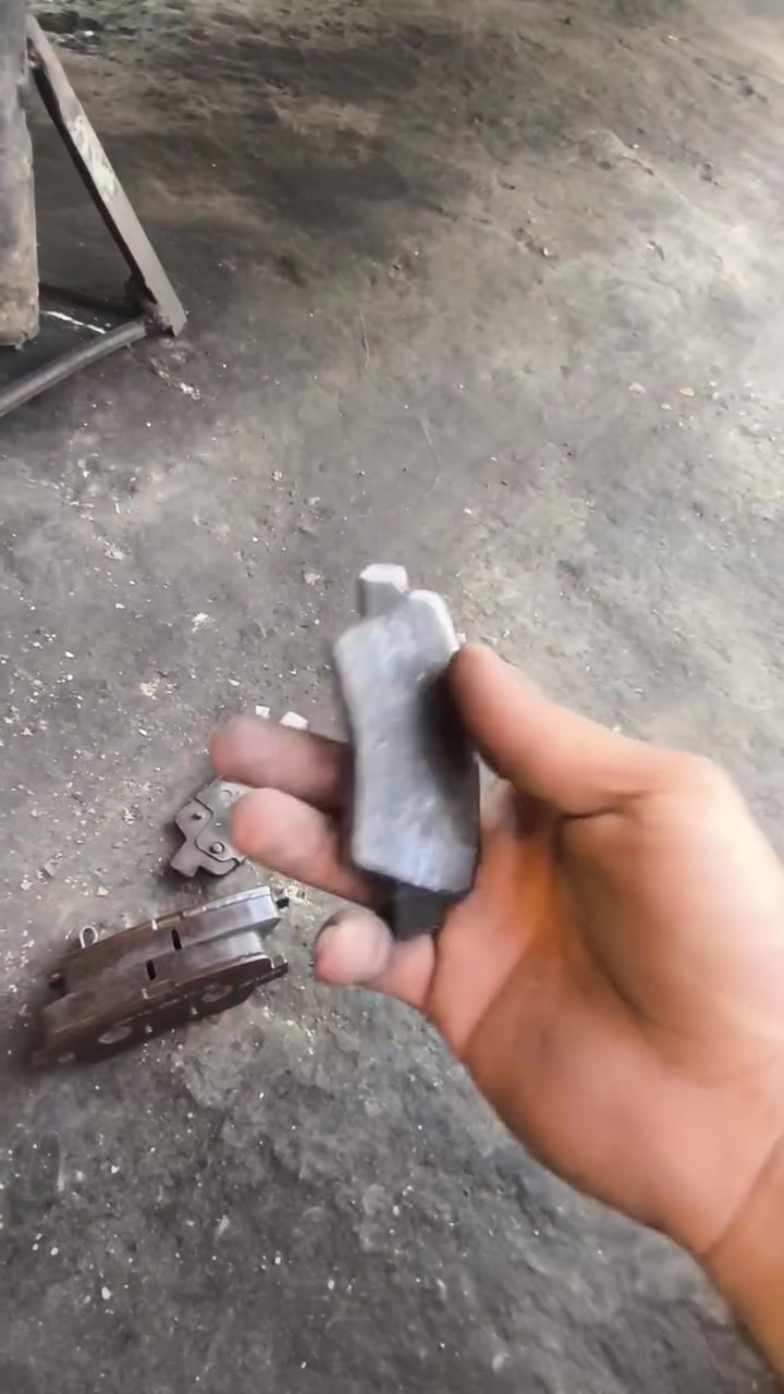 🔧 محل الصادق لصيانة المركبات وقطع الغيار 🚗

🚘 النترا | تبديل دسكات وتصفير فلنجات
تم إنجاز العمل وتبديل القطع المستهلكة فقط حسب حاجة السيارة، للحفاظ على أفضل أداء وبأقل كلفة ممكنة على الزبون. ✅

🔥 ومتوفر لدينا:
✅ دسكات أمامي وخلفي لكافة أنواع السيارات.
✅ حداد صدر أمامي وخلفي لجميع أنواع السيارات.
✅ أدوات صدر لجميع أنواع السيارات.
✅ صيانة وفحص جميع أنواع السيارات.
✅ توفير قطع الغيار والأدوات الاحتياطية.
✅ تبديل وتركيب القطع.
🚚 خدمة توصيل متوفرة.
💯 شغل مرتب • سرعة بالإنجاز • أسعار مناسبة.

📍 العنوان:
بغداد – ساحة الطيران – الفرع الثالث – شارع حجي منيشد.

📞 للاستفسار والحجز:
***********
***********

🌹 جانب من أعمالنا اليومية... ومن الله التوفيق
محل الصادق... شغل مضمون وخدمة تليق بكم.

#بغداد #النترا #دسكات #تصفير_فلنجات #صيانة_سيارات #قطع_غيار #حدادة_صدر #ادوات_صدر #تصليح_سيارات #محل_الصادق #اكسبلور #fyp
