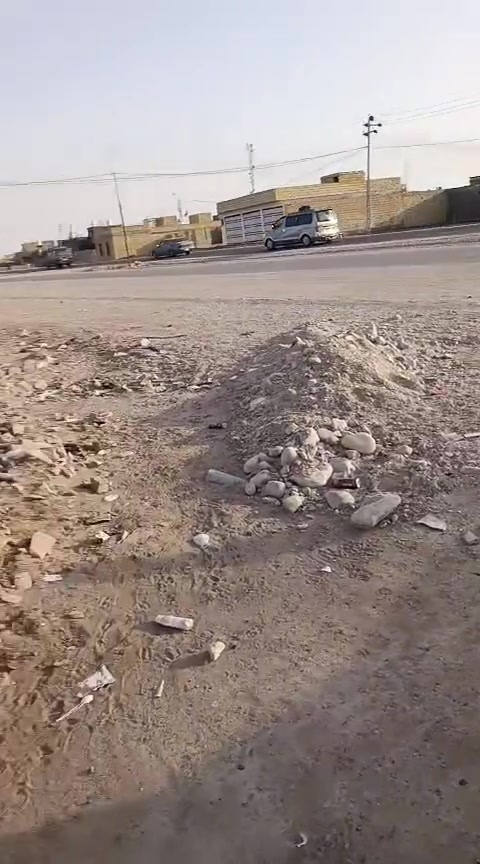 السلام عليكم
قطعة ٢٠٠ متر الواجهه ١٢متر نزال ١٧ رابع قطعة عن الحولي وقريبة عن الجسر 
مجاري كهرباء كل الخدمات متوفرة 
السعر30بيه مجال بسيط
للاستفسار ***********
