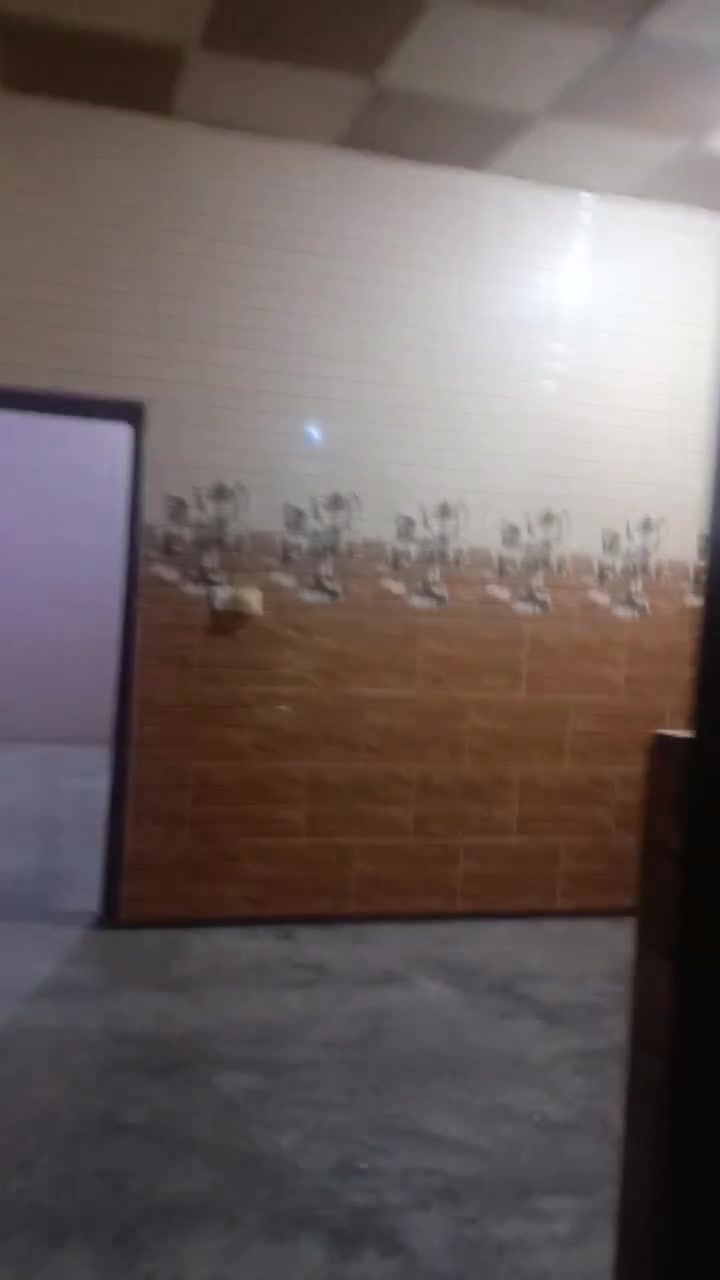 السلام عليكم بيت للبيع طابو زراعي في حي العسكري مساحه ٣٠٠متر طابق واحد سعر ٦٣مليون بي مجال للاستفسار او الاتصال او مراجعة مكتب جوهرة المقدادية للعقار حي العسكري الشارع العام مجاور صيرفه حسن ومكتب بدر ***********

