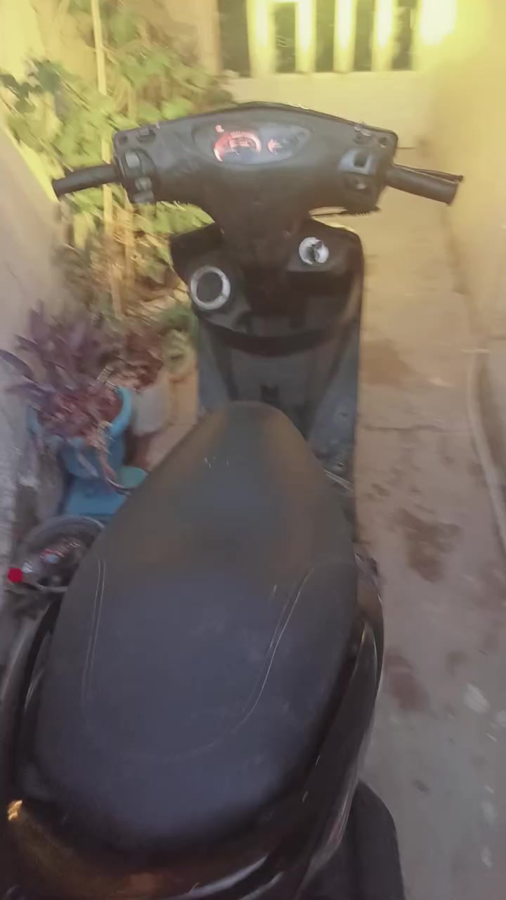 السلام عليكم ماكس ثعلب نوزل للبيع دراجه اشغلها باليوم ساعه وحده على كد الشغل بانزين دهن محسن المكينه بلادي واخذها لاكبر فيتر عارضها للبيع ٦٥٠ الف رقم واتساب ***********
