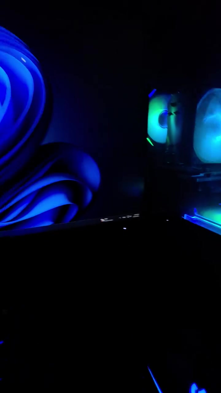 حاسبة كيمنك للبيع
🔥 للبيع PC Gaming متكامل بحالة ممتازة 🔥

✅ المواصفات:

Intel Core i5-14400F (جيل 14)

Radeon Amd RX 550 4GB

RAM Delta 16GB DDR4 RGB

SSD NVMe LEXAR NM620 1TB

ASUS PRIME H610M-K D4 ARGB

Segotep 750W 80+ Gold

شاشة AOC 27" QHD 180Hz

كيس Xigmatek Alphard M أسود

Logitech G102 Gaming Mouse

Sades RGB Gaming Keyboard 
مايك اصلي 

🎮 يشغل GTA V، Valorant، CS2، FC 26، PUBG Lite، Fortnite وغيرها.

💰 السعر: مليون قفل  
***********
