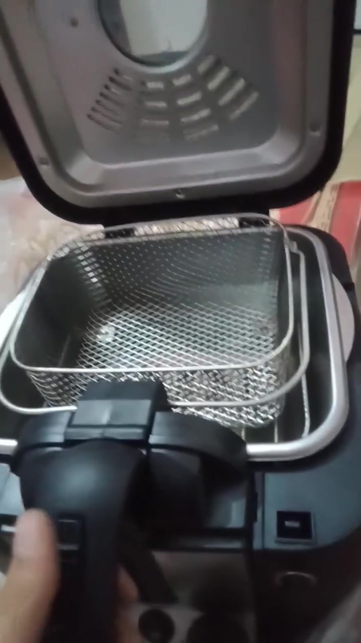 سلام عليكم قلايه زيت جديدة استعمال قليل نوع تيفيون سعر 65 بيهة مجال عنوان بغداد الحبيبيه ***********
