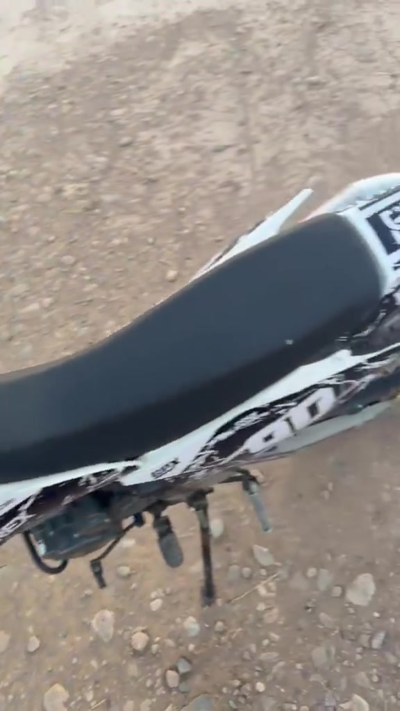 السلام عليكم
دراجه Crx 122 الحجم الكبير👍🏻

موديل 2025🌪️

دراجع من تاير للتاير شرط🌪️

محرك دمعه مامفتوح شرط🌪️

تواير جدد+كابريتر جديده 

ضفيره ادامه من راس للراس 

ستيكرات تخبل👌🏻

انطيك وياه الخوذه هديه👍🏻

السعر اتصل وتدلل عنواني الحاج علي 

***********
