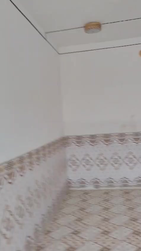 يا الله بيت للبيع المساحه 150 م برضوية الثامنه خلف مدينة الزائرين غرفتين وصاله ومطبخ وستقبال وصحيات داخليه وخارجيه السعر ولاستفسار تصل على رقم *********** او مراجعة مكتب الإمام علي ع للعقار برضويه الثامنه قرب مدرسة شمس الشموس
