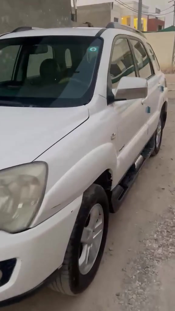 السلام عليكم
سبورتج ٢٠٠٩ وارد كوري
السياره بيها جاملغ صبغ وكلشي شارح بالفيديو
كير مكينه نظيفات جدا
تبريد بحاله جيدة
تايرات جدد
حدادية نظيفة بنسبة ٩٥ بالمية 
رقم دولي باسمي وهزة جديده تتحول باي مكان
السعر ٩٠ وبيها مجال
بابل : المسيب
***********

