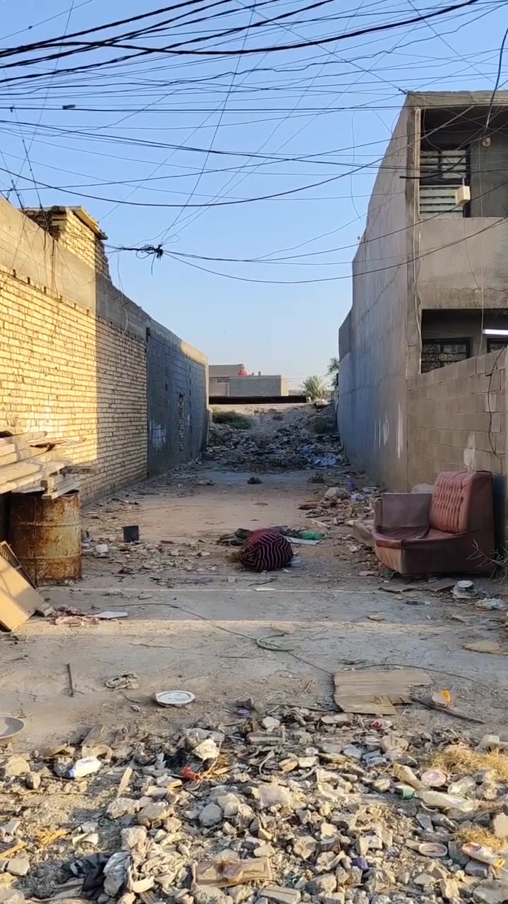 قطعة ارض للبيع الواجهه 5ونص والنزال 25
العنوان بغداد الشعب حي المهندسين بضهر السدة مدخل المضخة 
التواصل خاص او رقم الهاتف ***********

