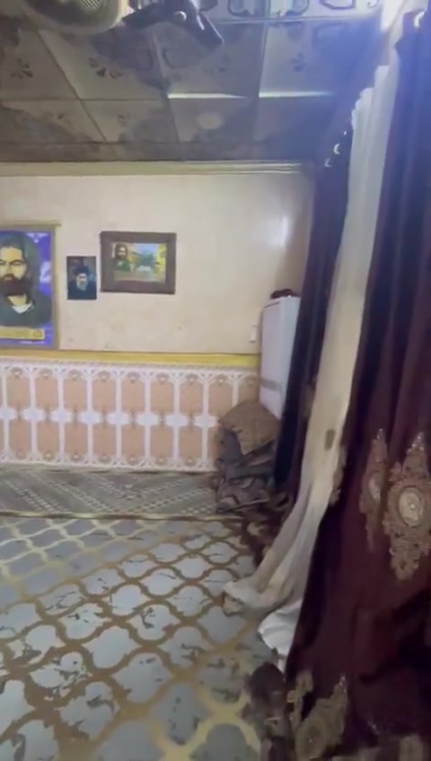 سلام عليكم
بيت 100متر مربع
في الدسيم صعده الجوادر مقابيل قطاع ٣٨
طابقين الطابق الاول
يحتوي عله غرفه وديوانيه
والطابق الثاني يحتوي عله 3غرف
البيت تجي تشوف بعينك عوزه ترتيبات بسيطه
يرهم مراوس بيت ثاني او بيع اىسعر 50وبي مجال بسيط 
رقمي متواجد 24ساعه واتساب او رقم
***********اتصل وتدلل
