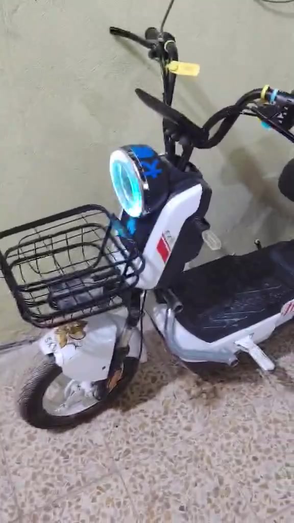 سلام عليكم شباب بسكل البيع شحن  جديد كلش مابي شغل وطلع   250$$***********
