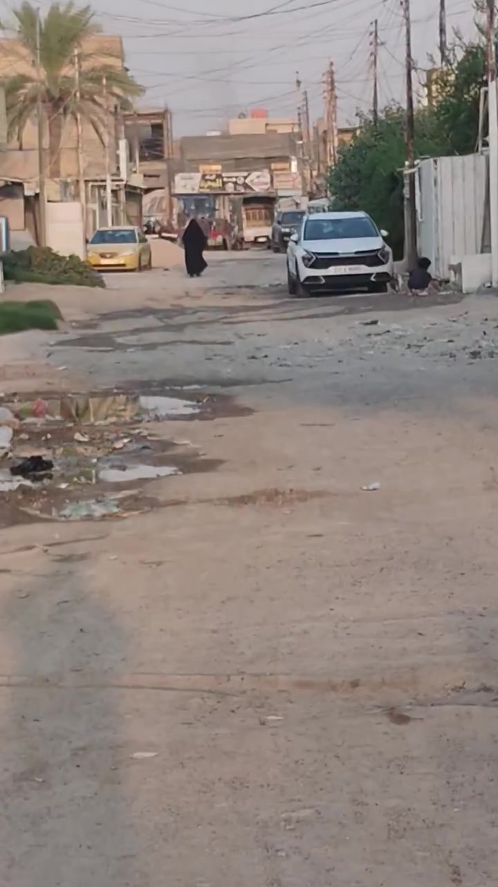 بيت بناء حديث بمساحة 100 متر مربع (طابق ونصف) في موقع مميز في بغداد، مسجل طابو ملك صرف رسمياً على طابو الكاظمية الثانية.
للبيع قسط أو نقد 
البناء: بناء حديث متين وتفاصيل البيت كاملة وموضحة بالكامل داخل مقطع الفيديو.
الموقع والخدمات: نافذ على الشارع التجاري ومخدوم بالكامل (ماء، كهرباء، مجاري، وقريب من كافة المرافق والأسواق).
💰 السعر ونظام البيع (نقد أو أقساط):
السعر الكلي: 75 مليون دينار عراقي فقط.
نظام الأقساط: متوفر بمقدمة 40 مليون دينار عراقي والباقي أقساط مريحة.
📞 للتواصل والاستفسار وتحديد موعد للمعاينة (اتصال / واتساب):
***********) ))) ***********
بيت بناء حديث بمساحة 100 متر مربع (طابق ونصف) في موقع مميز في بغداد، مسجل طابو ملك صرف رسمياً على طابو الكاظمية الثانية.
