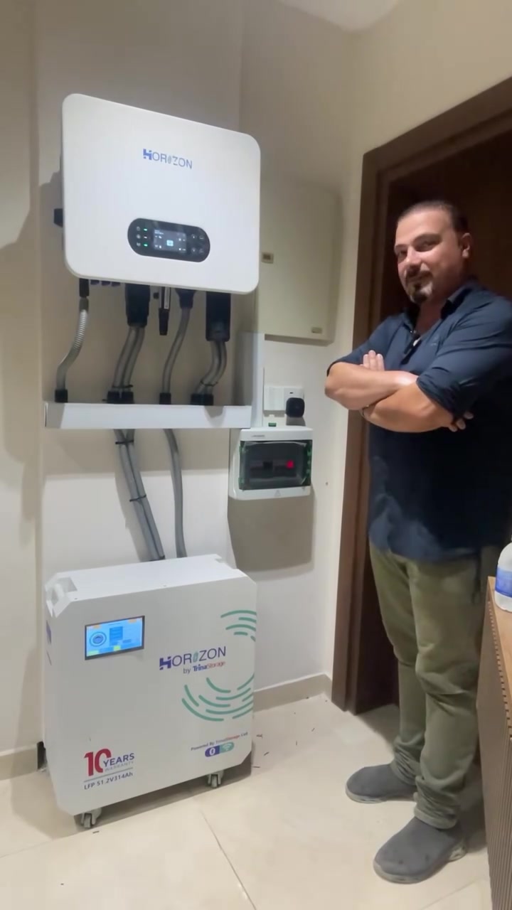 🔋💪 منظومة عملية… وأداء يثبت نفسه من أول تشغيل!

تم نصب وتشغيل منظومة في مجمع سومو – منطقة زيونة، وتتكون من:

✅ انفيرتر 8 كيلوواط
✅ بطارية ليثيوم 16 كيلوواط
✅ 8 ألواح LONGi X10 عالية الكفاءة

📌 التشغيل الفعلي:
✔️ 3 سبالت
✔️ ثلاجة
✔️ مجمدة
✔️ إنارة الشقة بالكامل

⭐ ضمان حقيقي لمدة 10 سنوات بدون رمشة أثناء التحويل بفضل تقنية Online Bypass التي تضمن انتقالًا سلسًا بين مصادر الطاقة دون انقطاع ملحوظ للأجهزة.

إذا كنت تبحث عن منظومة مضمونة بأداء قوي وجودة عالية وخدمة ما بعد البيع، فنحن خيارك الأول.

📞 ***********
📍 ديالى – بعقوبة – شارع الفلاحة

شركة أبراج المهندسين للطاقة الشمسية
خبرة هندسية… ثقة… وضمان حقيقي.
