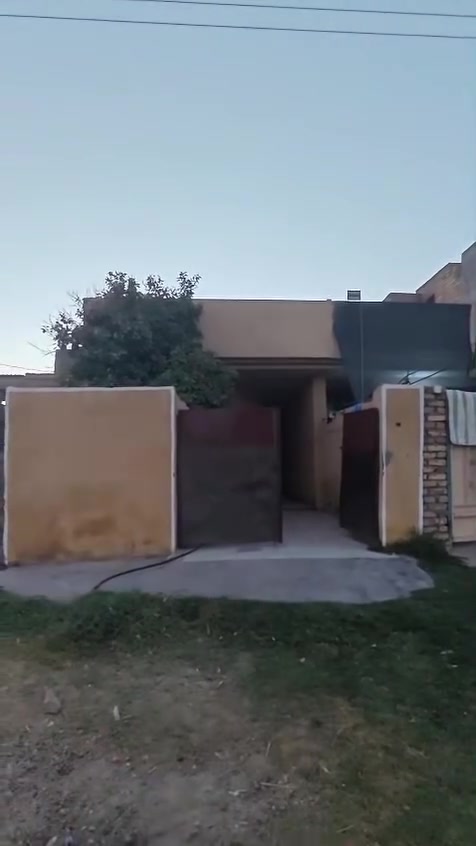 مشتمل ١٠٠متر ع شارع ٤٠متر كدامك ساحة قريب من مواصلت وشارع ٦٠التجاري
الاستفسار اتصال ع رقم ***********
