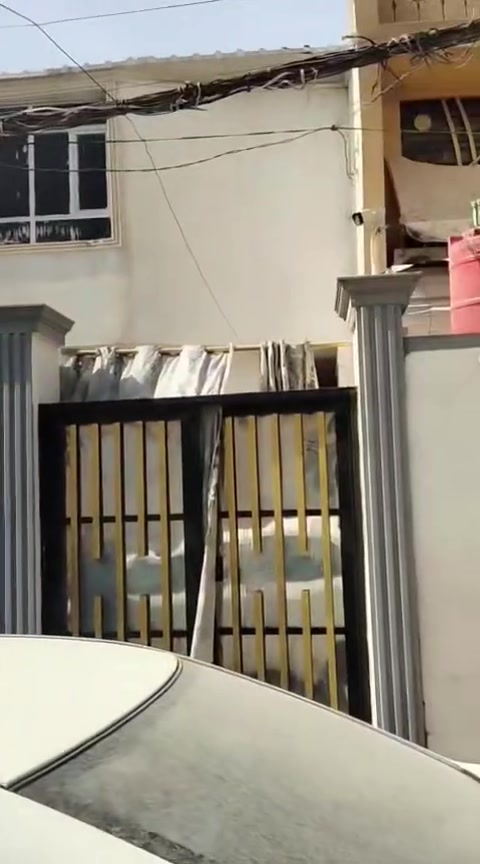طابق ونص • ٢ غرف نوم • استقبال