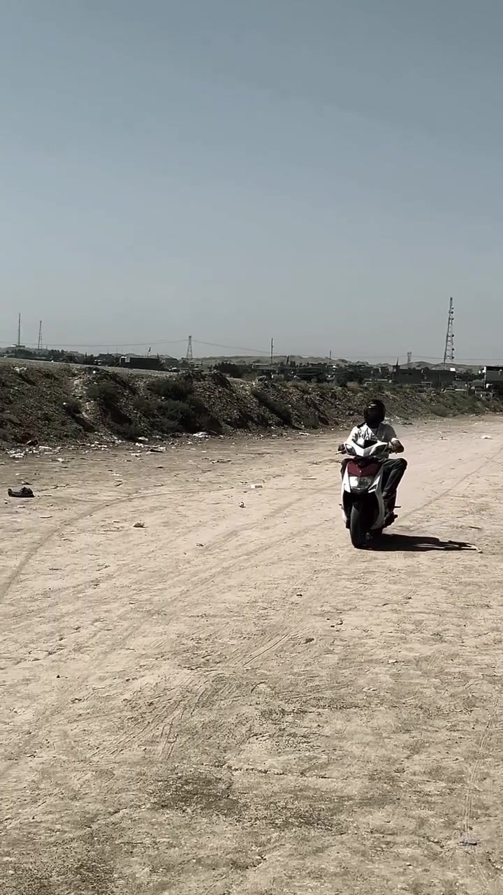 سلام عليكم عندي سكنس لد للبيع ياباني طلاعات مكينه مكفوله دراجه مال رمبه انطيك بيهه تراي للشمال مكفوله كفاله عامه واوراقهه موجوده ومثل متشوفون دراجه رايح بيهه لسليمانيه نواقص بس فج امامي وقمجي مال عداد ولباقي كله كفاله عارضهه 950 ومجالهه بسيط للتواصل عل رقم ***********
