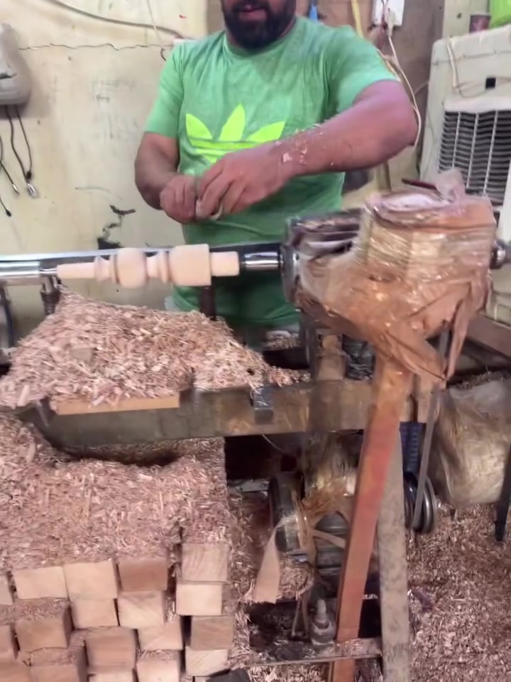 السلام عليكم للتواصل عن طريق هذا الرقم حصراً وغير مسؤلين عن باقي الصفحات الوهميه ألتي تحمل إسم شركتنا
***********
