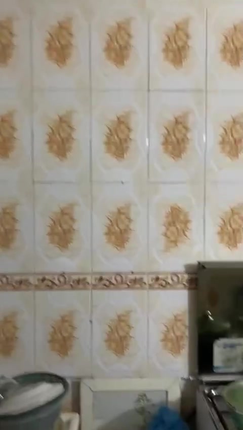 دار للبيع المساحة 200متر محلة 875ز7د26 الطابق الاول صالة كبيرة اوهول وغرفة نوم او مطبخ او حمام الطابق الثاني شقق عدد اثنين يرهم ابيع 80 او 120اوكامل  التواصل على الرقم ***********
