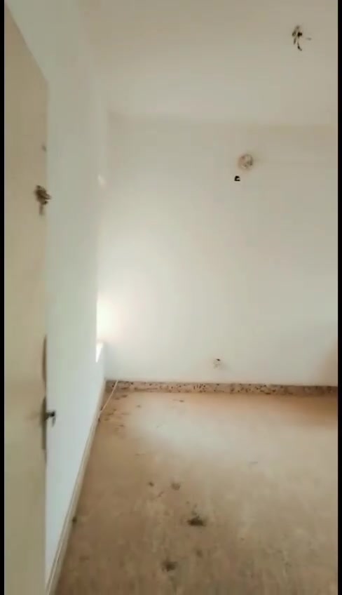 عاتالسلام عليكم شقه للايجار مدخل التراث شقق الكويتي ٣ غرفه نوم وصاله ومطبخ وخدمات رقم الهاتف ***********
