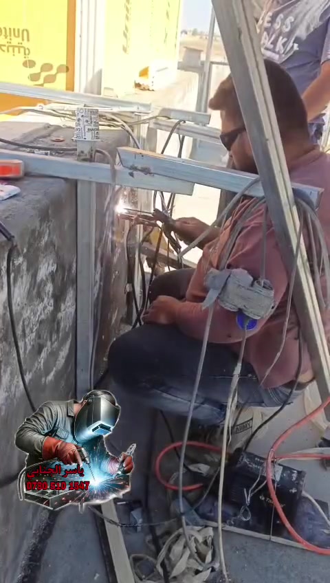 السلام عليكم 
هذا جزء من اعمالنه 
نعمل جميع اعمال الحداده 
من مسقفات المسابح والمنازل والاقفاس للحيوانات في المزارع 
وايضا نعمل الابواب والشبابيك 
والفريمات والمحجرات 
والسعار جدا مناسبه 
موبايل *********** يتوفر واتساب 
او تدخل خاص عندي كتلوك كامل صور 
للعمال الحديديه

