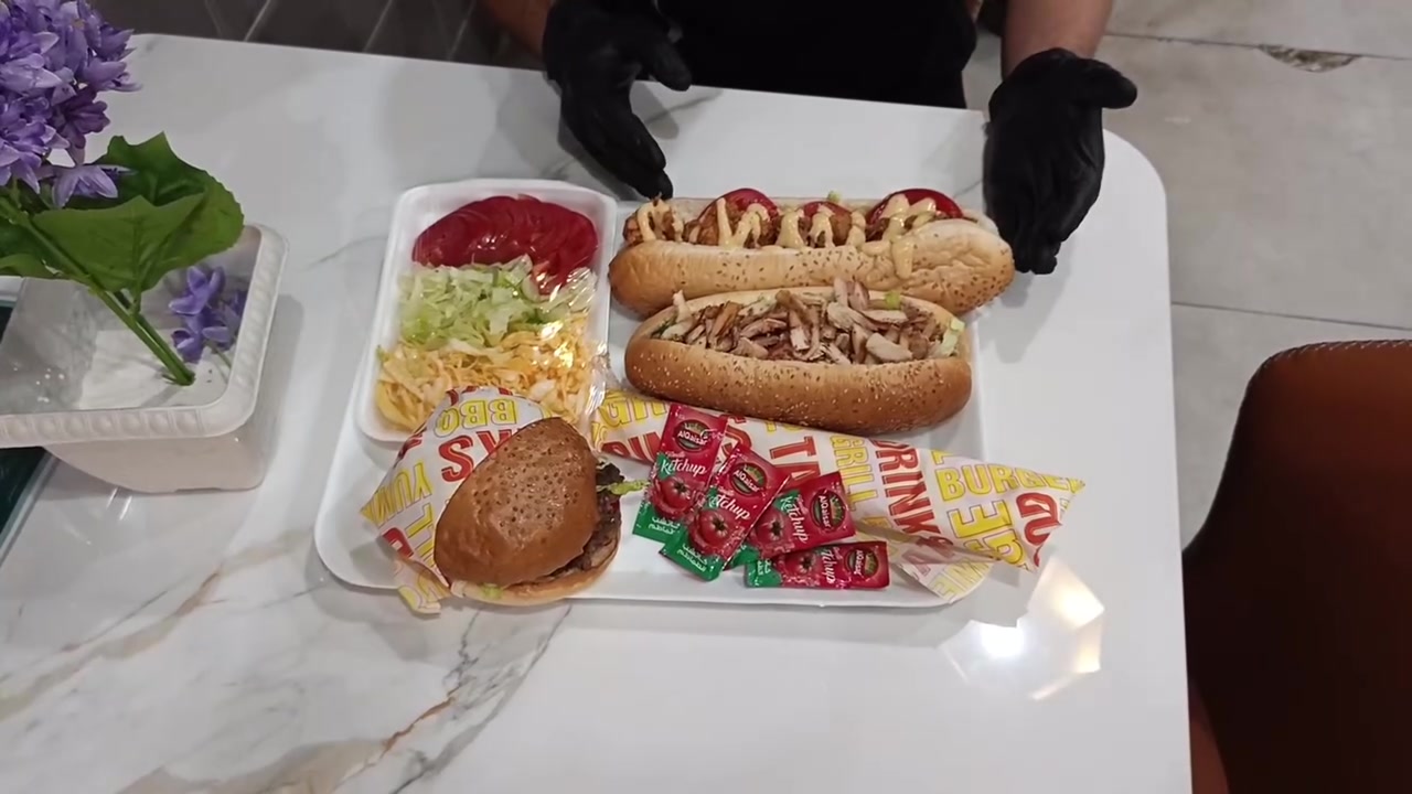 🔥 عرض جديد من مطعم سماق 🔥

🍔 يتكون العرض من:
• لفة زنجر
• لفة شاورما صمون فرنسي
• لفة شاورما صاج على الفحم
• لفة همبركر

💰 السعر: ٧٥٠٠ فقط

📍 العنوان: موصل – مدخل حي التعليم – مجاور تيم مارت

📞 للطلب:
***********
***********

