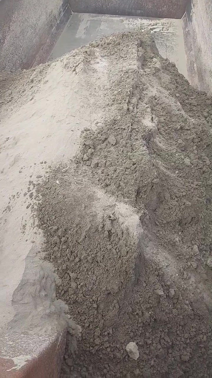 بسم الله الرحمن الرحيم
رمل زراعي شرط خالي من الاملاح للزراعه
للملاعب للشتايكر توصيل لجميع المحافظات للاستفسار الاتصال على الارقام التالية ***********/***********
