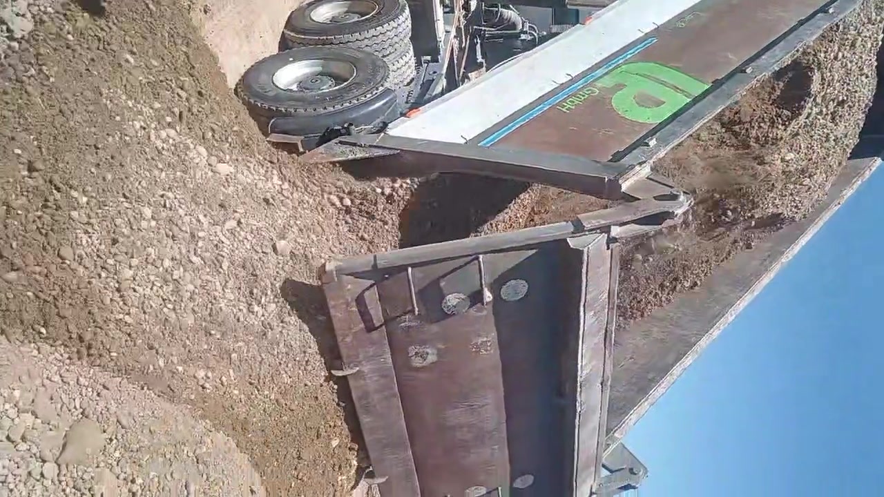 تجهيز مواد بناء حصو رمل سبيس جلمود طابوك بلوك *********** *********** حمل مسح
