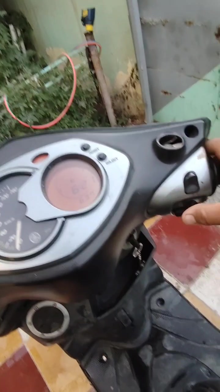 السلام عليكم سكنس فحل كابريتر جاهزة من كلشي
تجفيت جديد نعومة و شلعة و معدل مسويلها ادامة كاملة تخم دسكات تاير خلفي جديد كفرات نضيفة
مكاني حلة شارع ٨٠ رقم *********** السعر ٤٥٠
شنو موديل السكنس بالضبط وسنة الصنع/الموديل إذا تعرفه؟: 
2008
المكينة شكد سعتها (مثلاً 125/150) وهل بيها أي ملاحظات غير المذكورة لو شغالة 100%؟: 
125cc
بالنسبة للمكان: بحلة بأي منطقة/قرب أي معلم حتى يسهل على الزبون يجي يفحصها؟: 
حلة شارع ٨٠ مال كربلاء مجاور مجمع الفرات مال قضاة