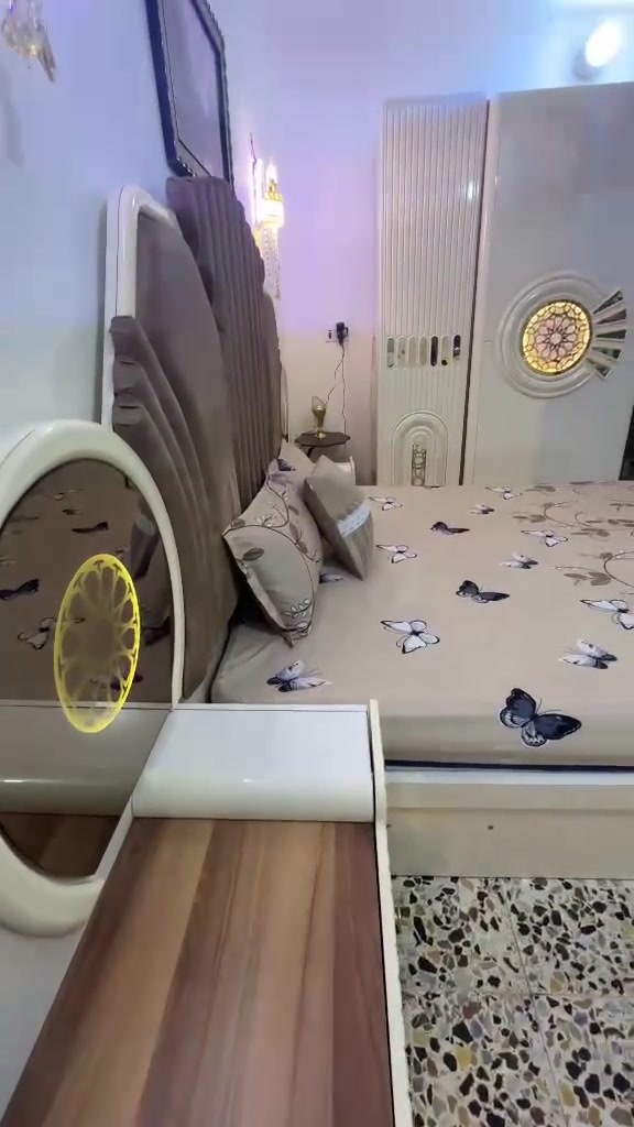 سلام عليكم غرفه تركيه للبيع ٩قطع نظافتها ١٠٠خشبها حراري المكان بغداد اتصال عل رقم ***********
