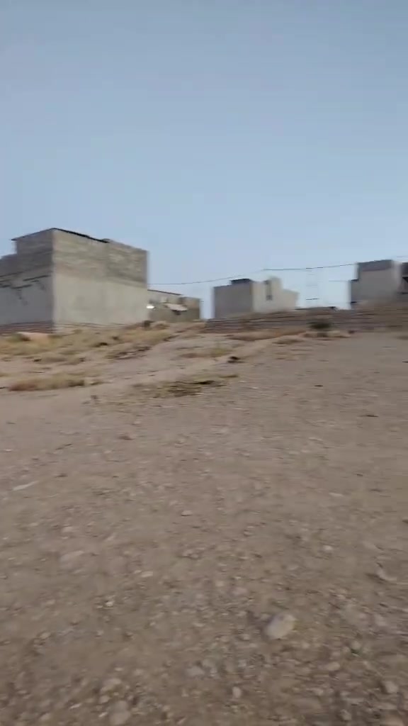 السلام عليكم
بيت في تل الرمان بداية الزراعي بي وصل بلديه يحتوي على غرفتين وهول وستقبال ومحل صغير وصحيات ومشتملات مساحه 150 الرقم للاستفسار
***********
***********
