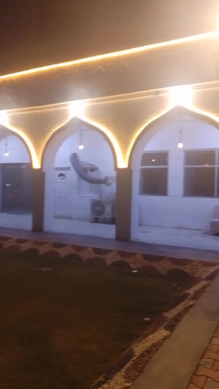 السلام عليكم احبتي الكرام سائقيي الصهاريج يوجد گراج لمبيت السيارات العنوان گراج الشام منطقة ال35القديم يتوفر لدينا كافه الخدمات هاتف ***********
