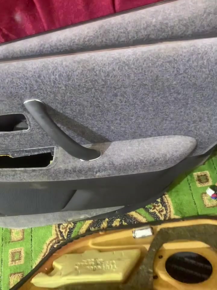 السلام عليكم،سستم راس ثور فلات لون ابيضّ سستم جديد كامل بطاين بطانه البنيد بطانه الصندوك كله كامل لايتات زوج دعاميه عطر راديتر جديد السعر خاص

‪واتساب فقط***********‬

